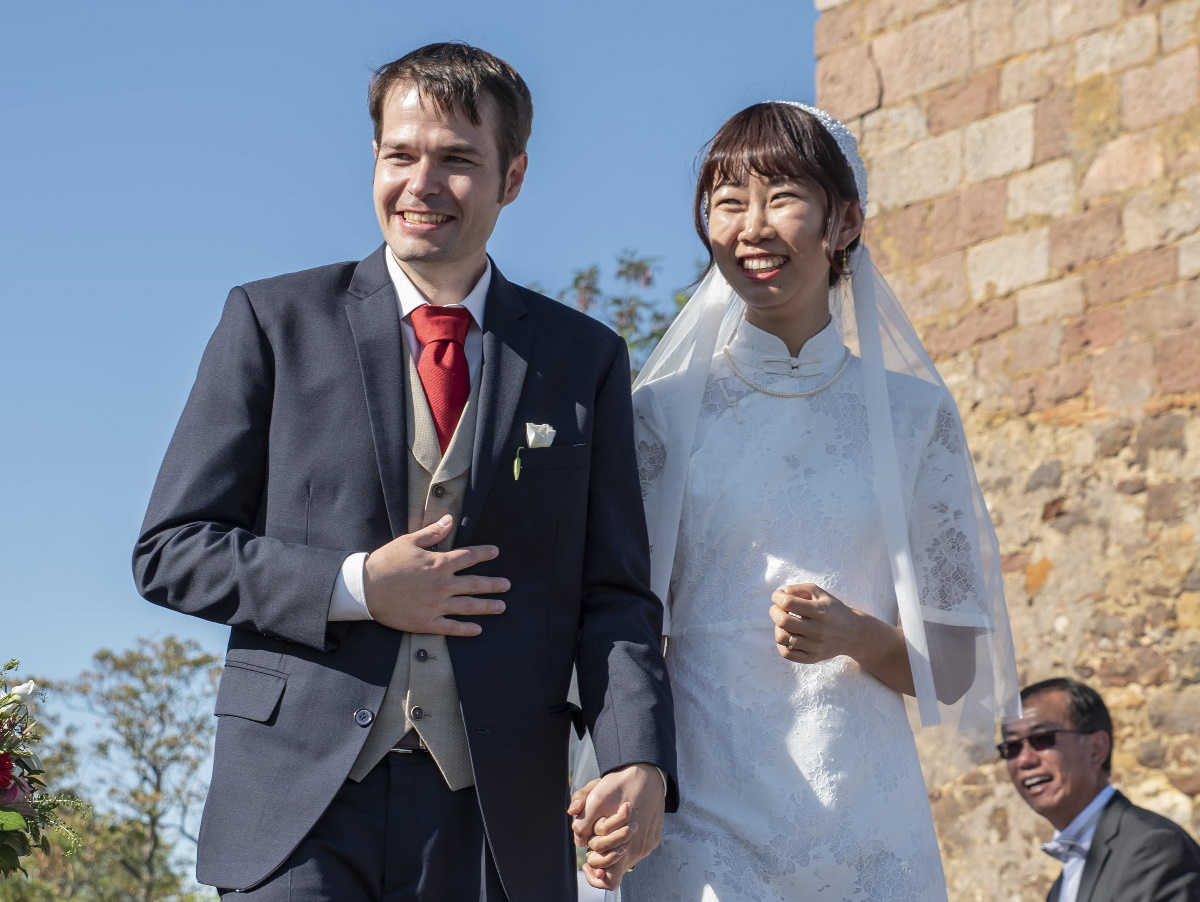 Auszug Brautpaar freie Trauung mit freiheiraten